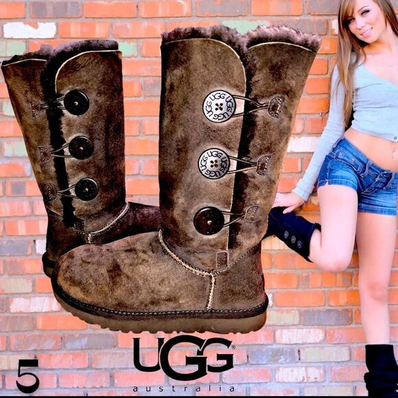 UGG Bailey, 3 Button Brown Boots Authentic - Picture 1 of 11
